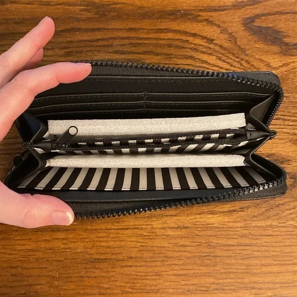 Marc Tetro Boston Terrier Zip Around Wallet - Picture 3 of 4